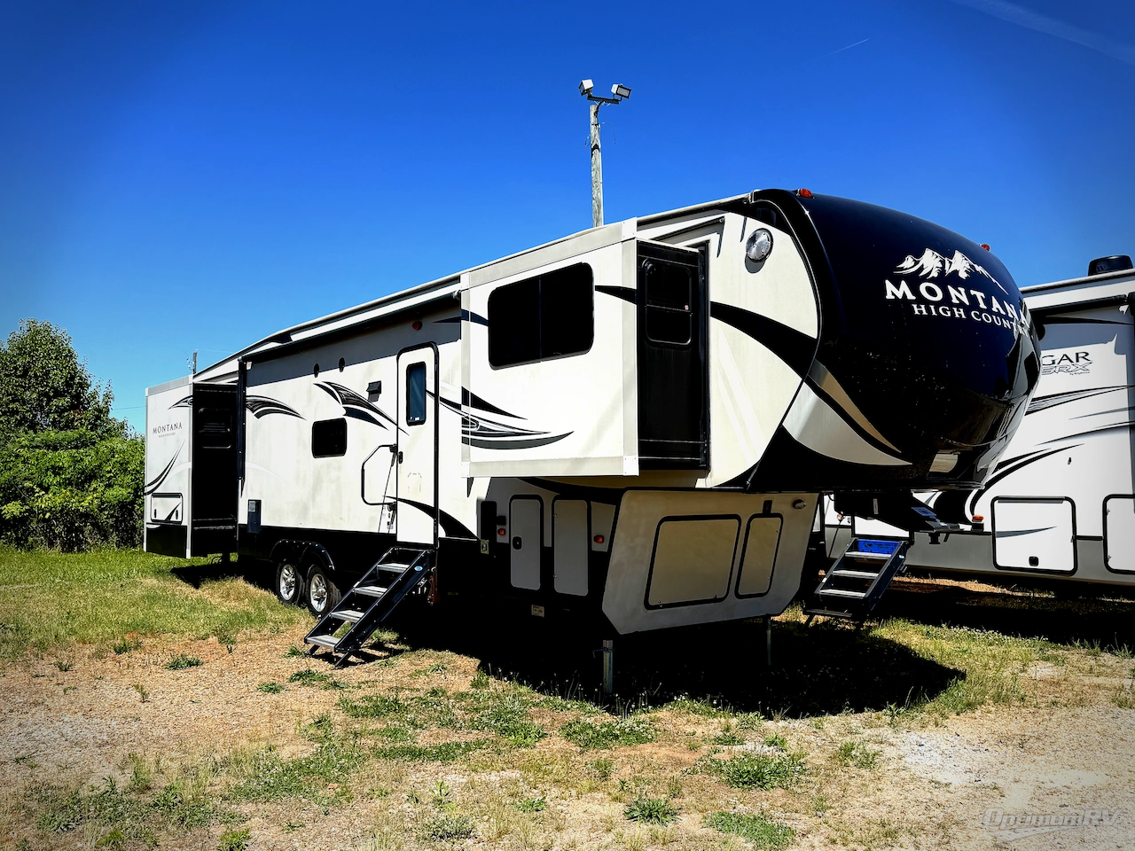2016 Keystone Montana High Country 375FL Photo 1