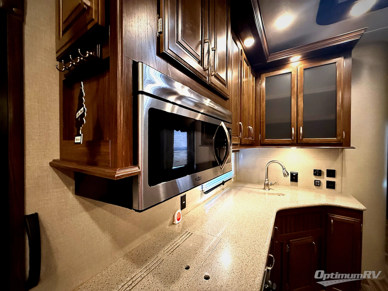 2016 Keystone Montana High Country 375FL Photo 18