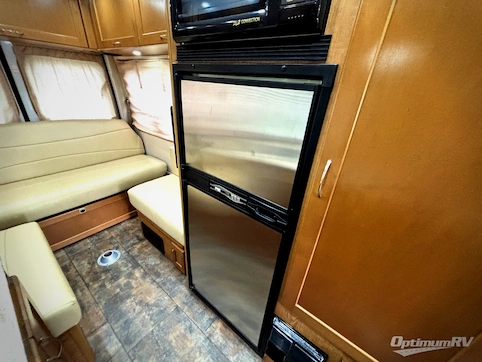 2012 Pleasure-Way Plateau RB RV Photo 3
