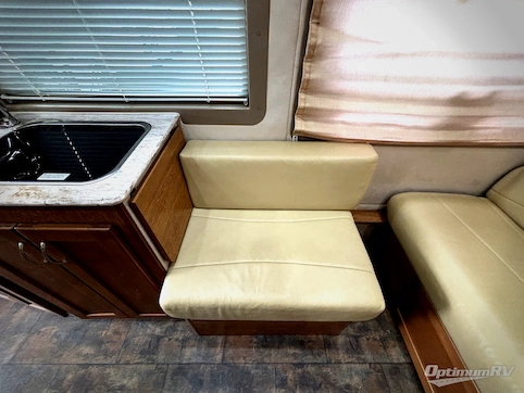2012 Pleasure-Way Plateau RB RV Photo 4