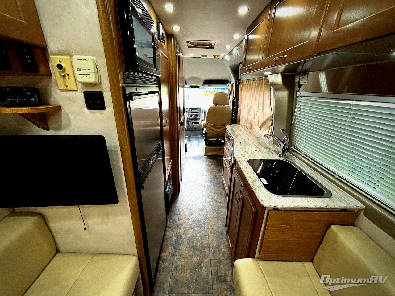 2012 Pleasure-Way Plateau RB Photo 5