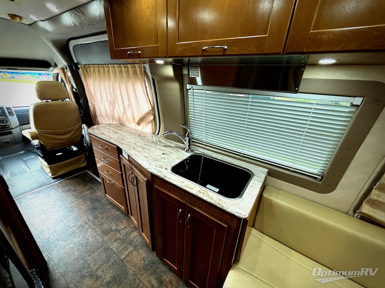 2012 Pleasure-Way Plateau RB Photo 6