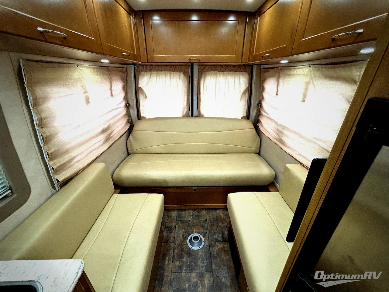 2012 Pleasure-Way Plateau RB Photo 18