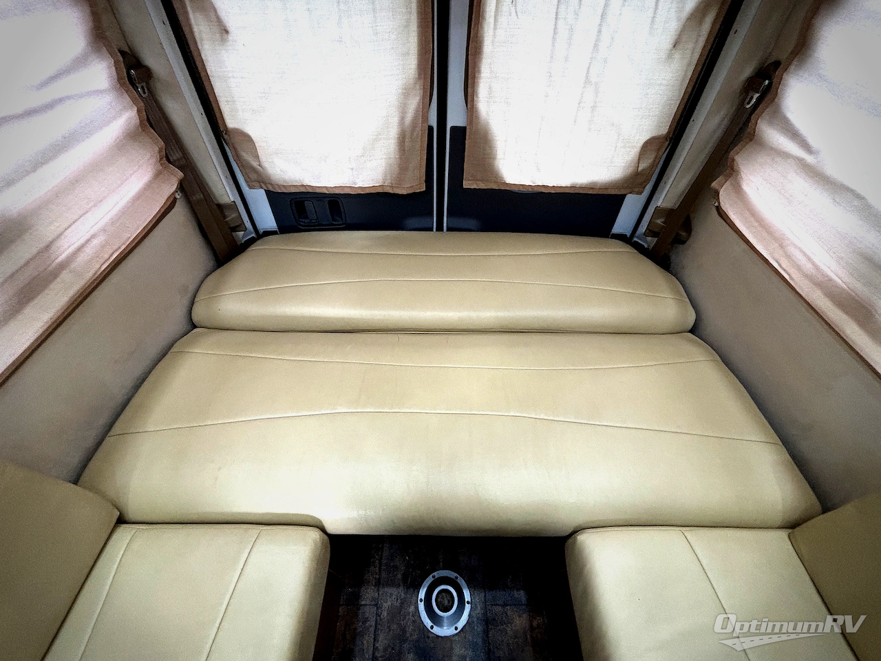 2012 Pleasure-Way Plateau RB Photo 23