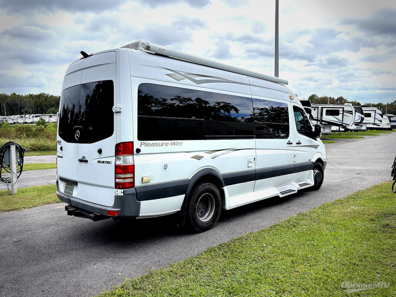 2012 Pleasure-Way Plateau RB Photo 2