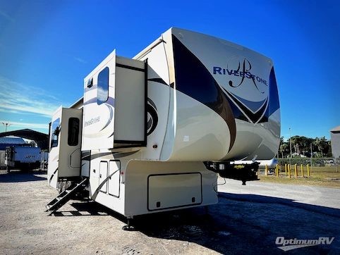 Used 2019 RiverStone RiverStone 39FKTH Featured Photo