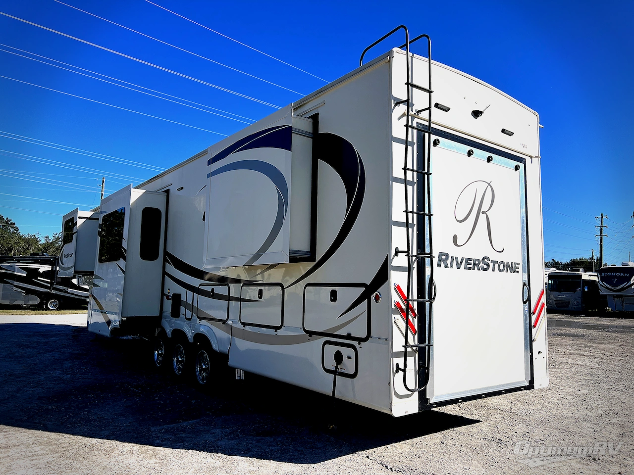 2019 RiverStone RiverStone 39FKTH Photo 2