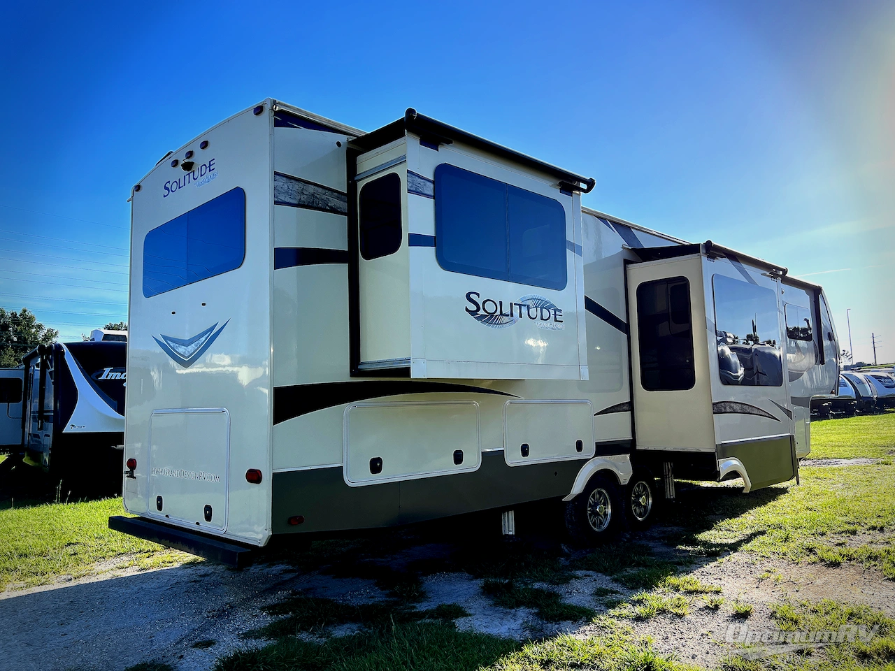 2018 Grand Design Solitude 375RES Photo 3