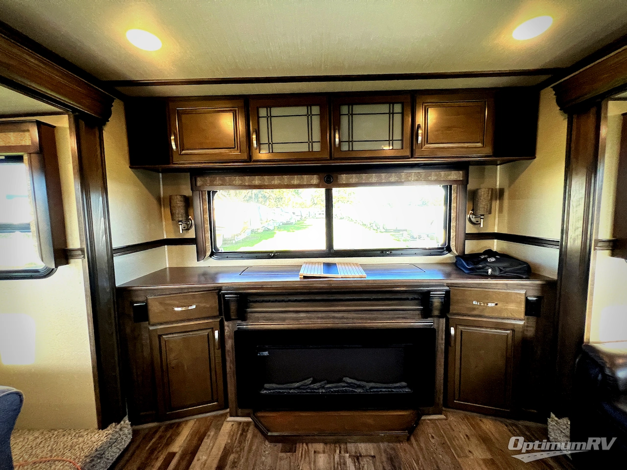2018 Grand Design Solitude 375RES Photo 9