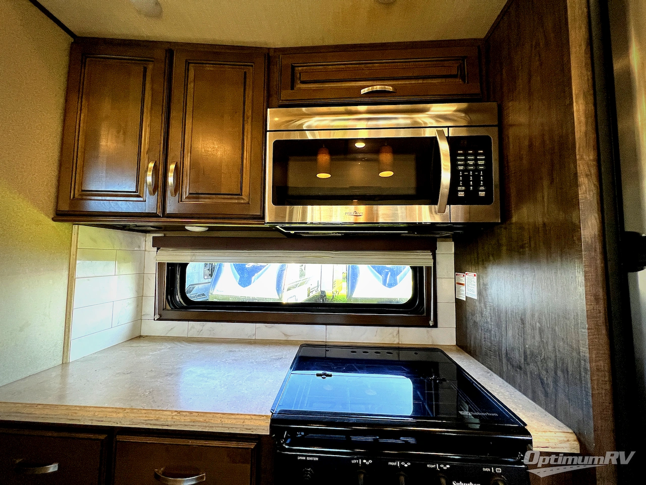 2018 Grand Design Solitude 375RES Photo 17
