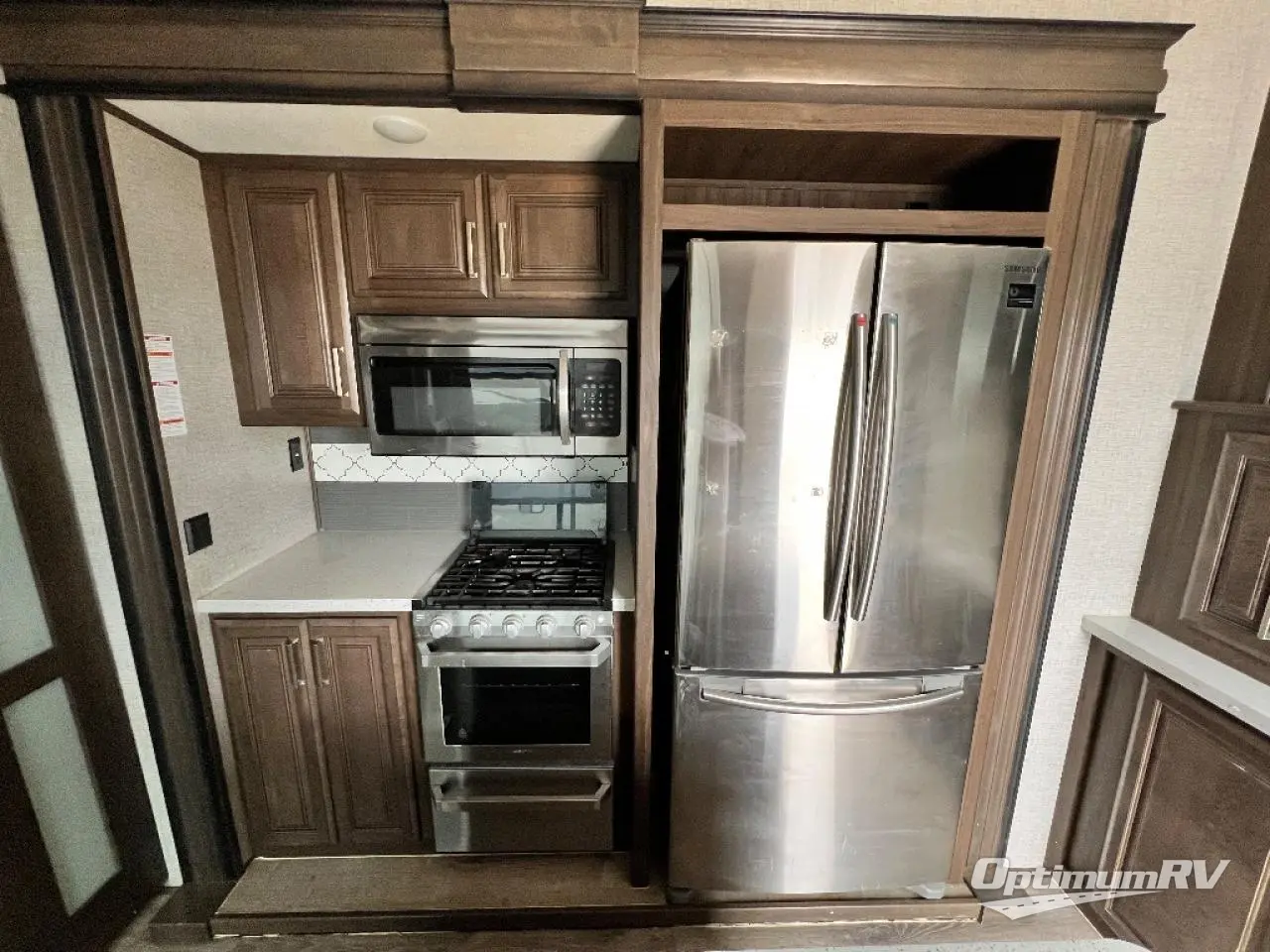2019 Keystone Avalanche 383FL Photo 7
