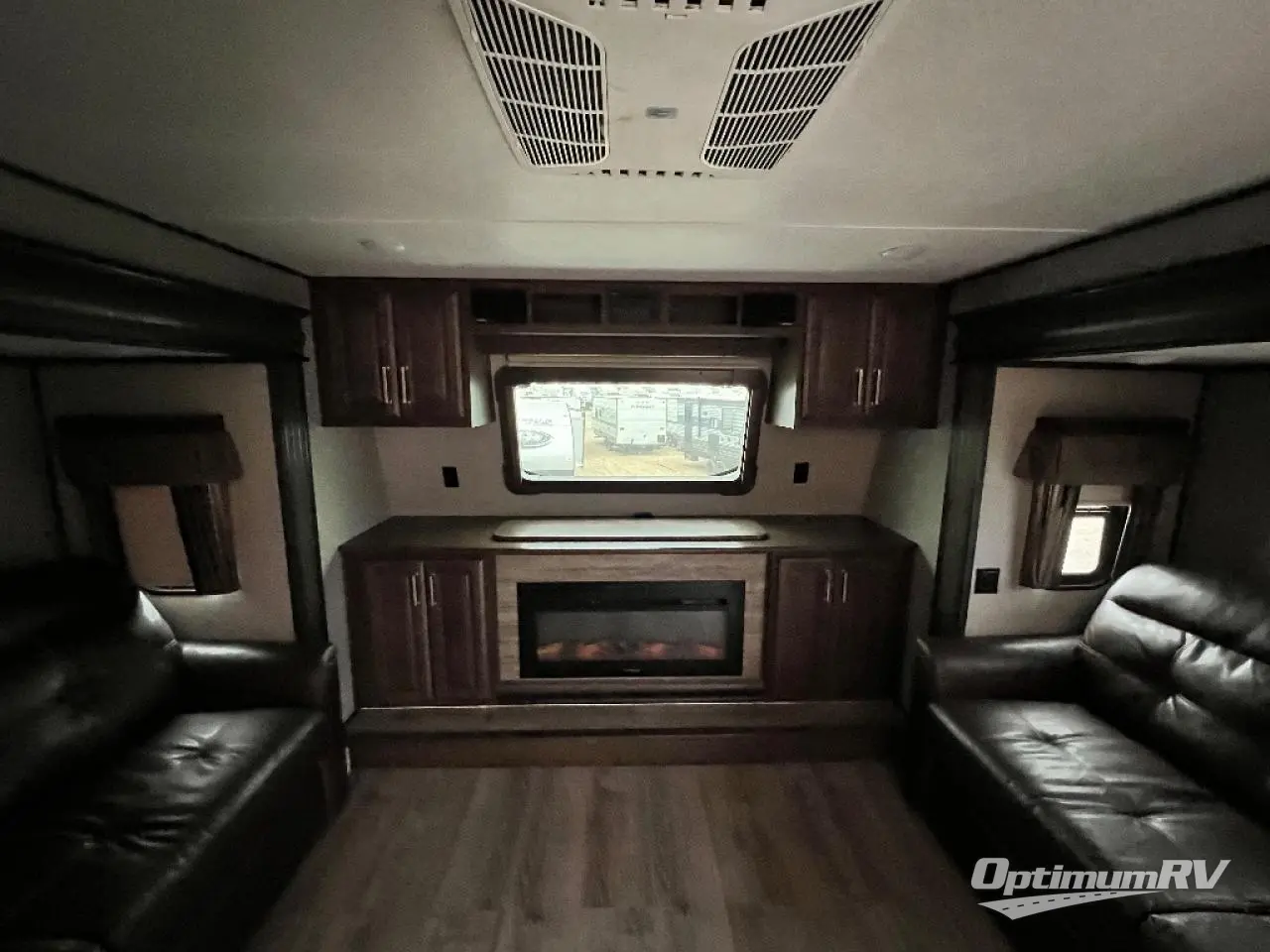 2019 Keystone Avalanche 383FL Photo 11