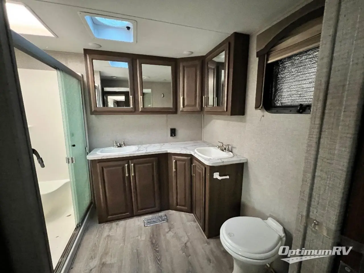2019 Keystone Avalanche 383FL Photo 18