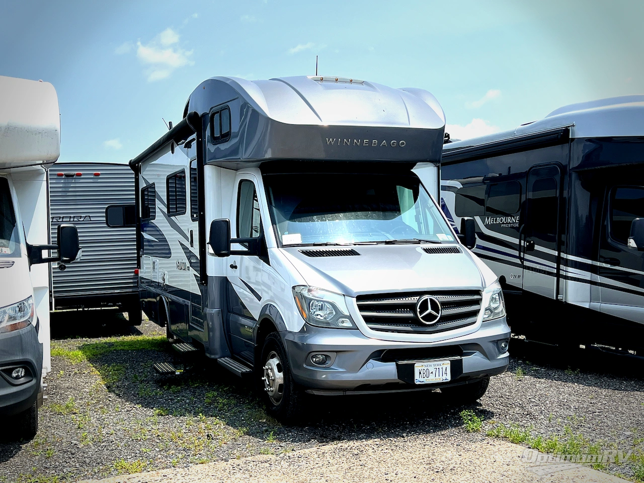 2019 Winnebago Navion 24J Photo 1