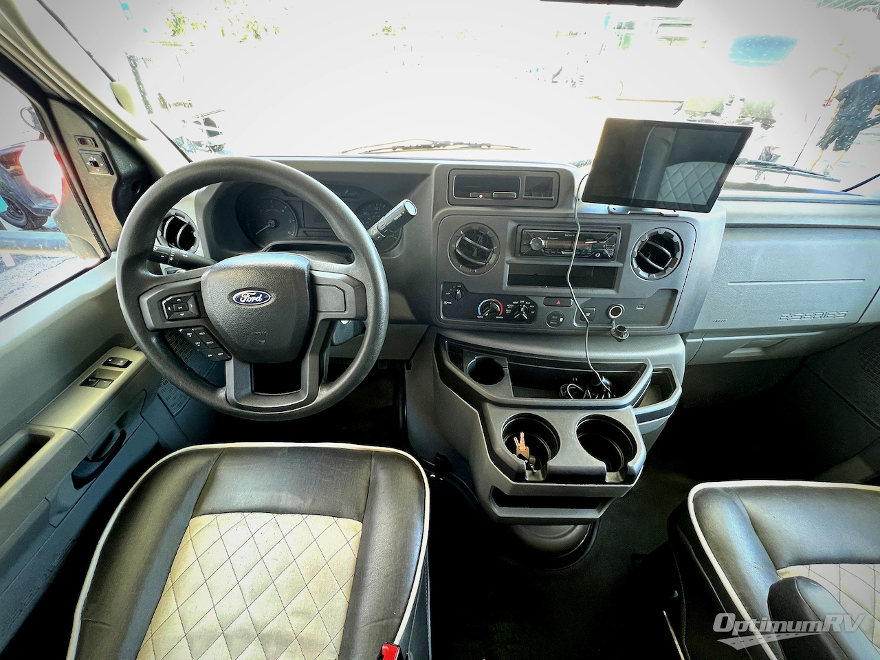 2021 Ford E-350 photo 4