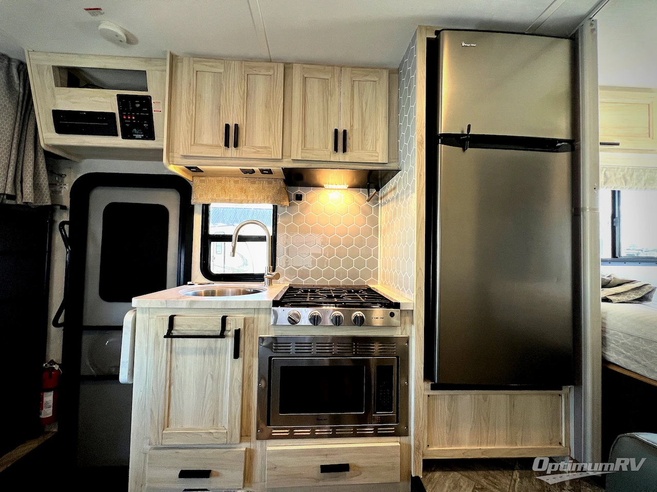 2022 Forest River Sunseeker LE 2350SLE Ford Photo 9