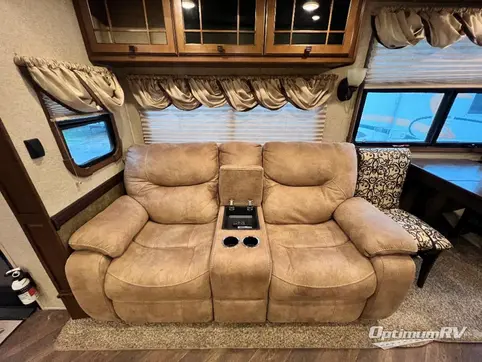 2015 Heartland Gateway 3300ML RV Photo 2