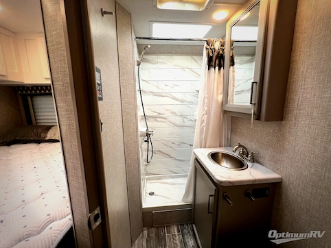 2024 Thor Geneva 22VT Chevy RV Photo 4