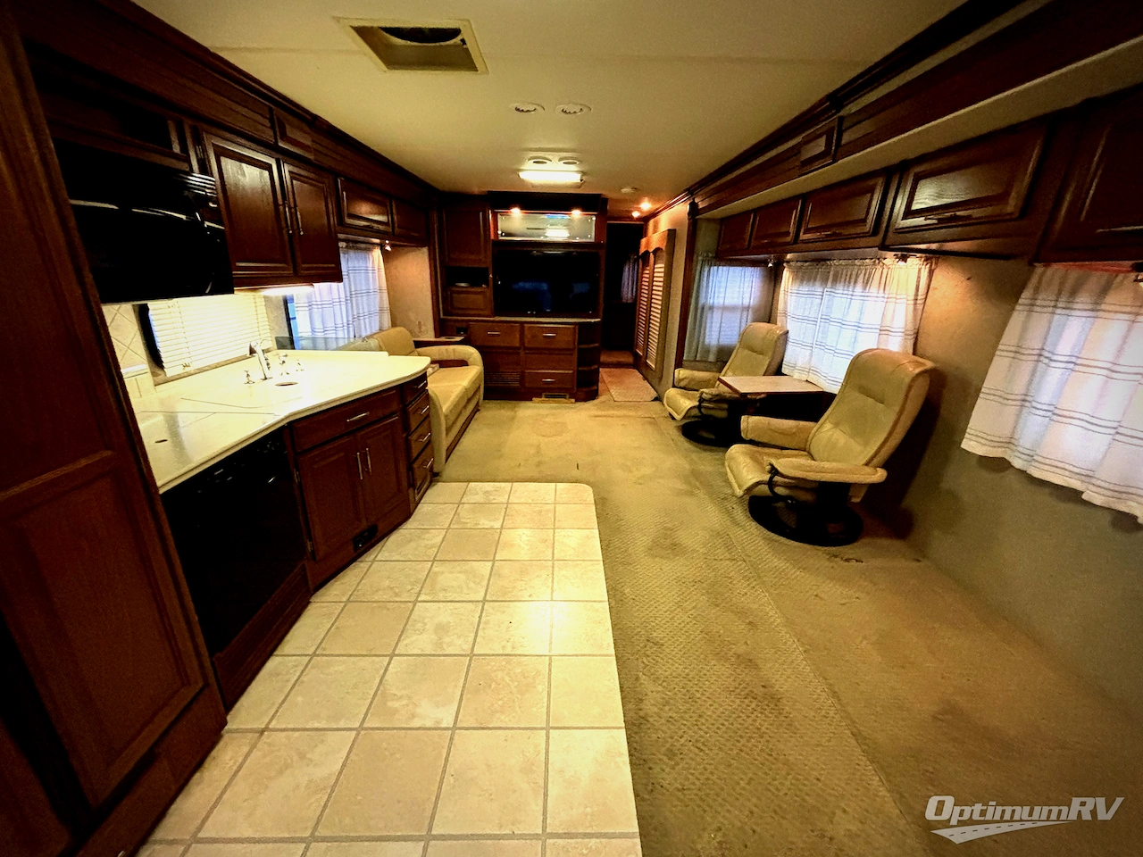 2008 Fleetwood Discovery 40X Photo 2
