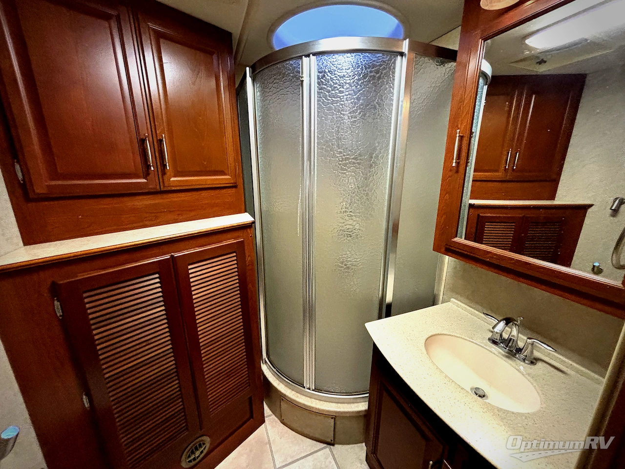 2008 Fleetwood Discovery 40X Photo 13