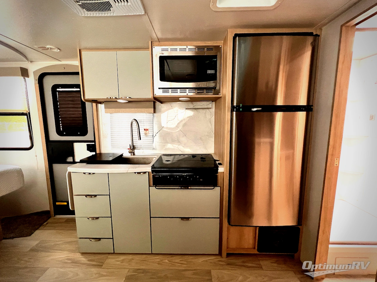 2023 Winnebago Towables Micro Minnie 2108FBS Photo 8