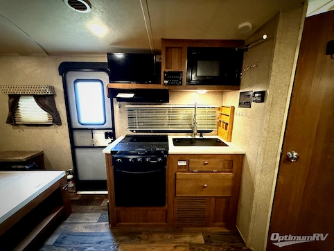 2017 Forest River Rockwood Mini Lite 2104S RV Photo 3