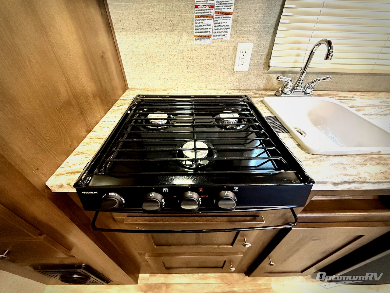 2019 Shasta Shasta 18FQ Photo 5