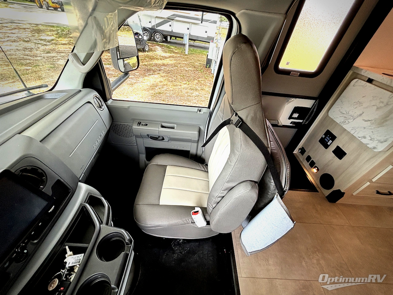 2027 Forest River Sunseeker 3010DS Photo 9