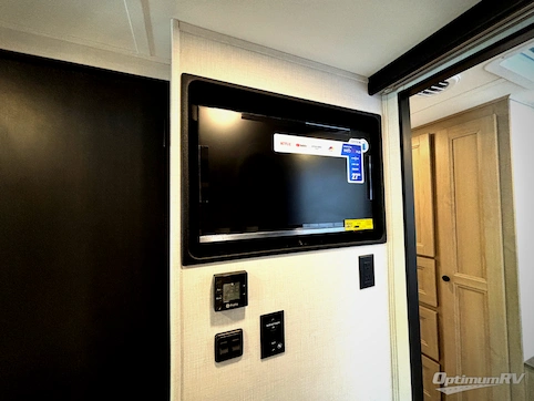 2027 Forest River Sunseeker 2440DS RV Photo 4
