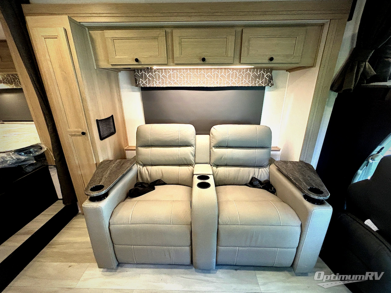 2027 Forest River Sunseeker 2440DS Photo 14