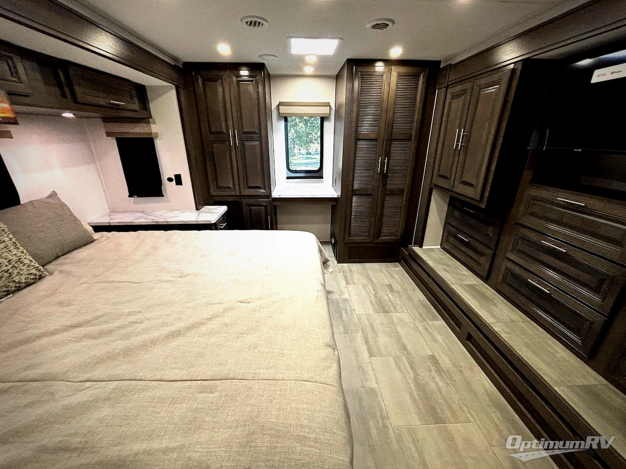 2025 Forest River Georgetown 5 Series 34M5 Photo 17