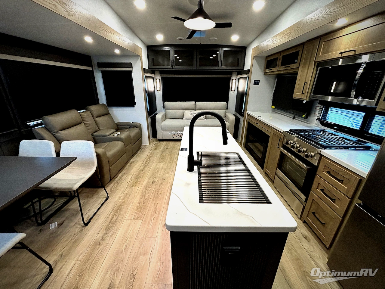 2026 Forest River Flagstaff Classic 401CFB Photo 4