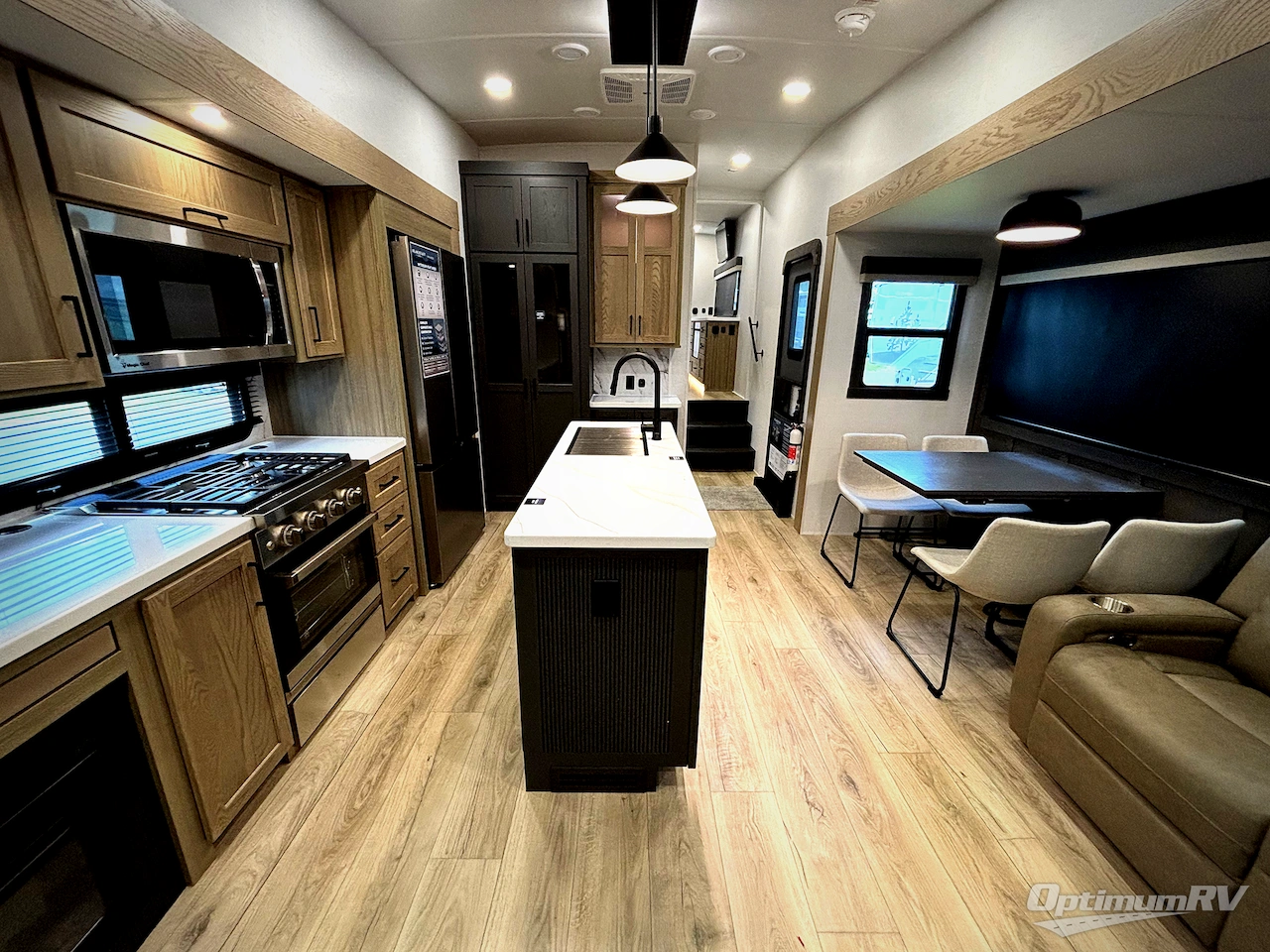 2026 Forest River Flagstaff Classic 401CFB Photo 5