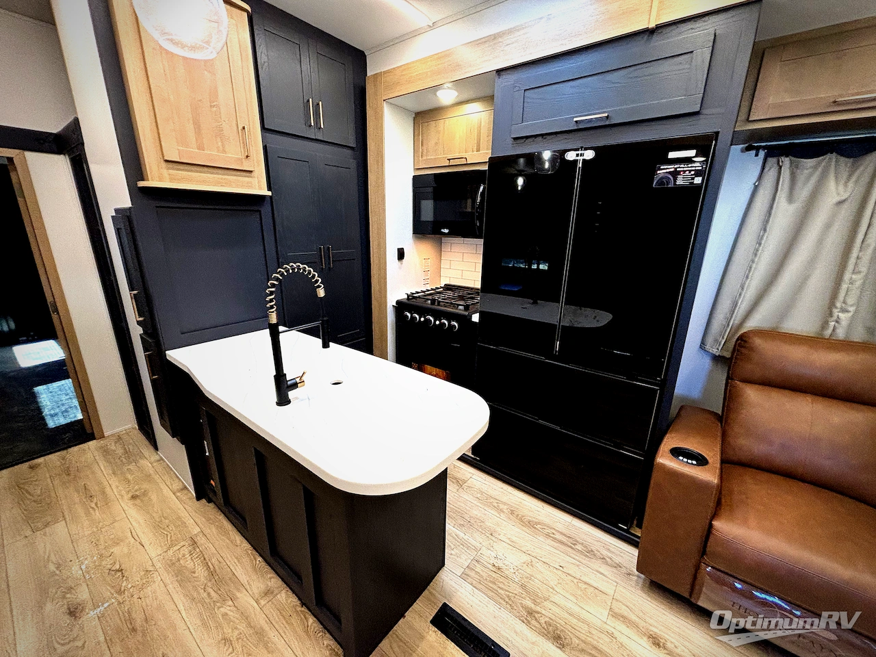 2025 Heartland Cyclone 4014C Photo 6