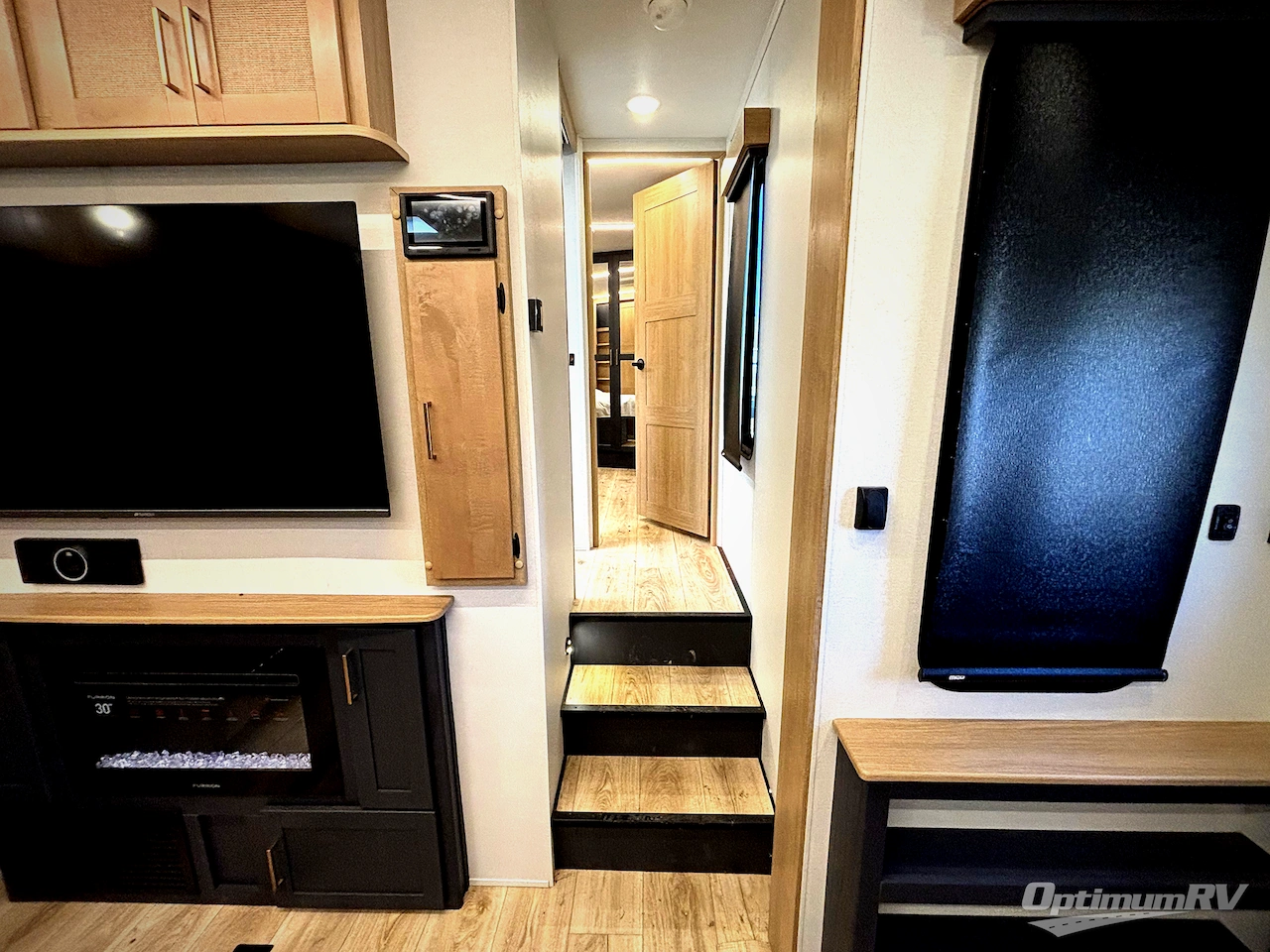 2025 Heartland Cyclone 4014C Photo 7