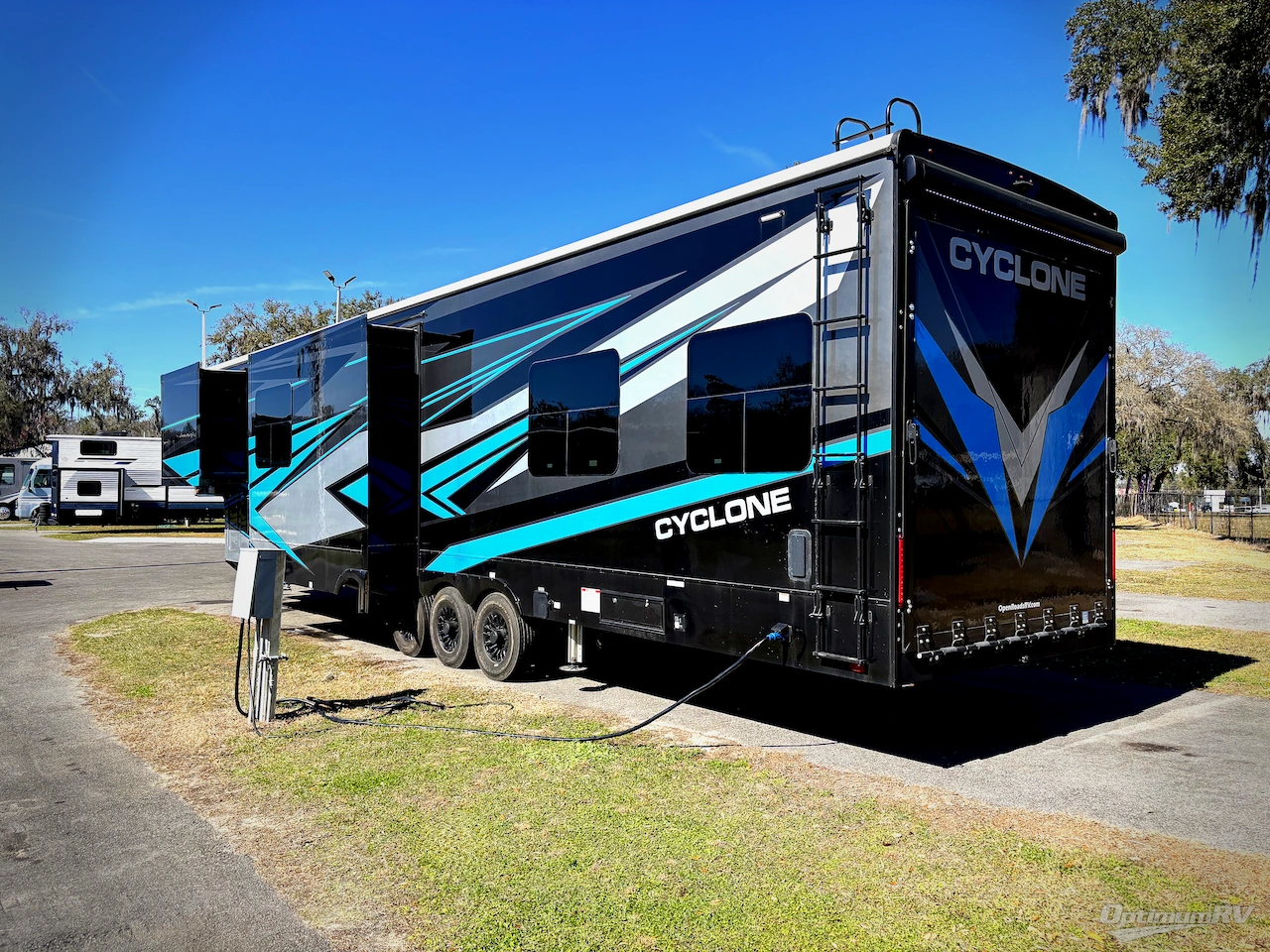 2025 Heartland Cyclone 4014C Photo 3