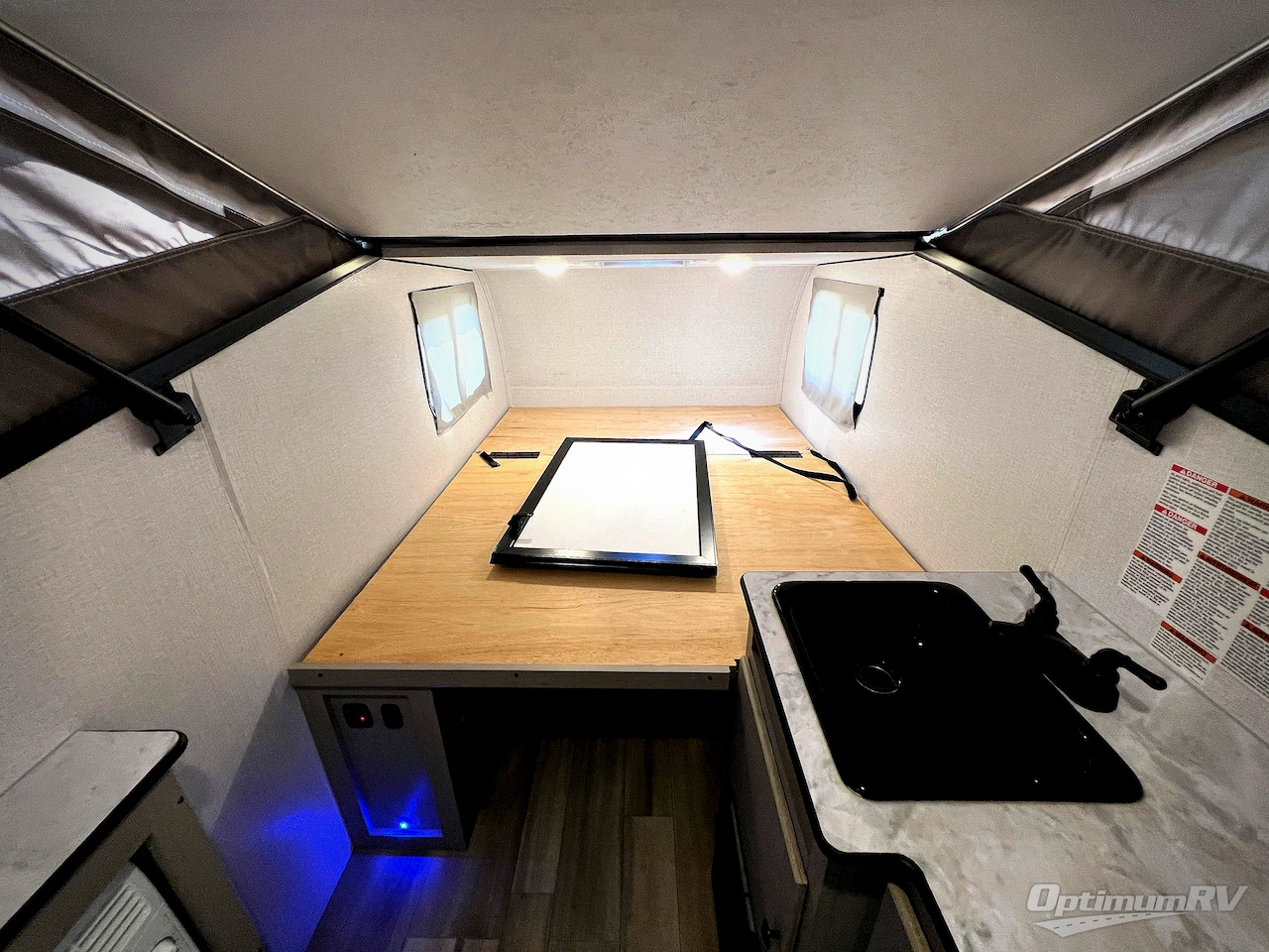 2024 Coachmen Clipper Camping Trailers 9.0 TD Escape Photo 4