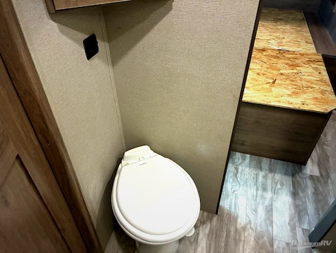 2022 Grand Design Imagine 3250BH RV Photo 4