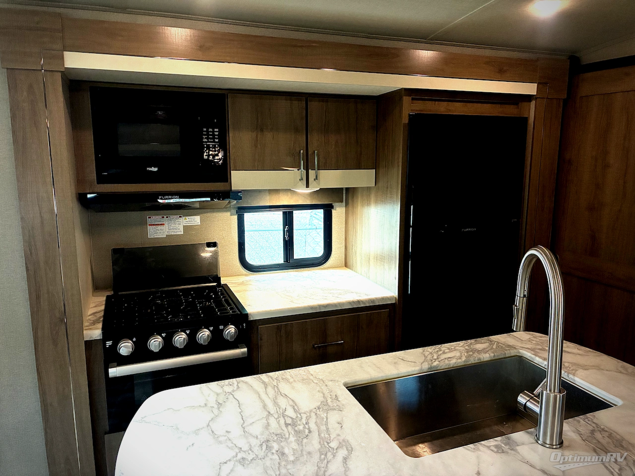 2022 Grand Design Imagine 3250BH Photo 6
