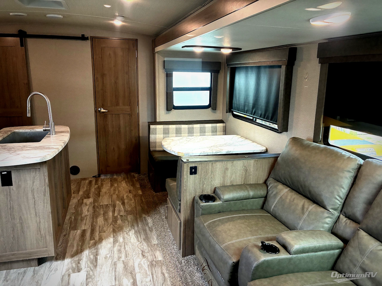 2022 Grand Design Imagine 3250BH Photo 16