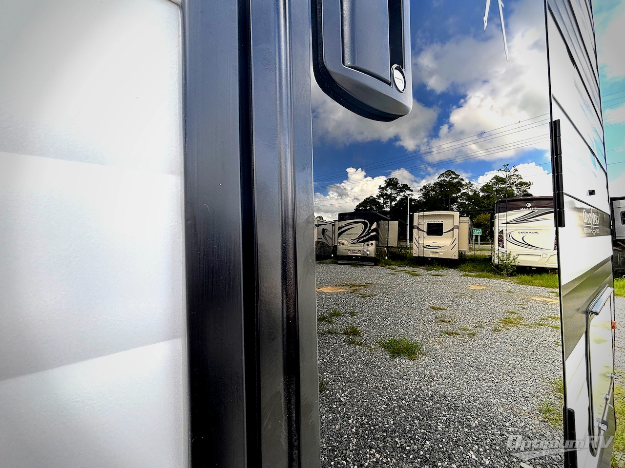 2026 Grand Design Transcend 305BHT Photo 6