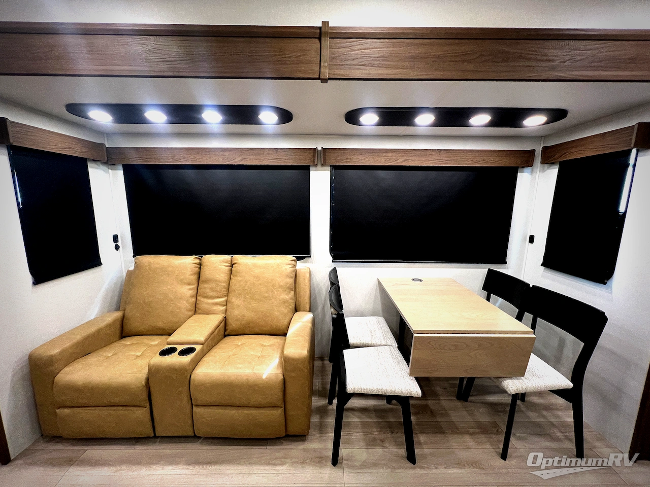 2026 CrossRoads Hampton 37FL Photo 5