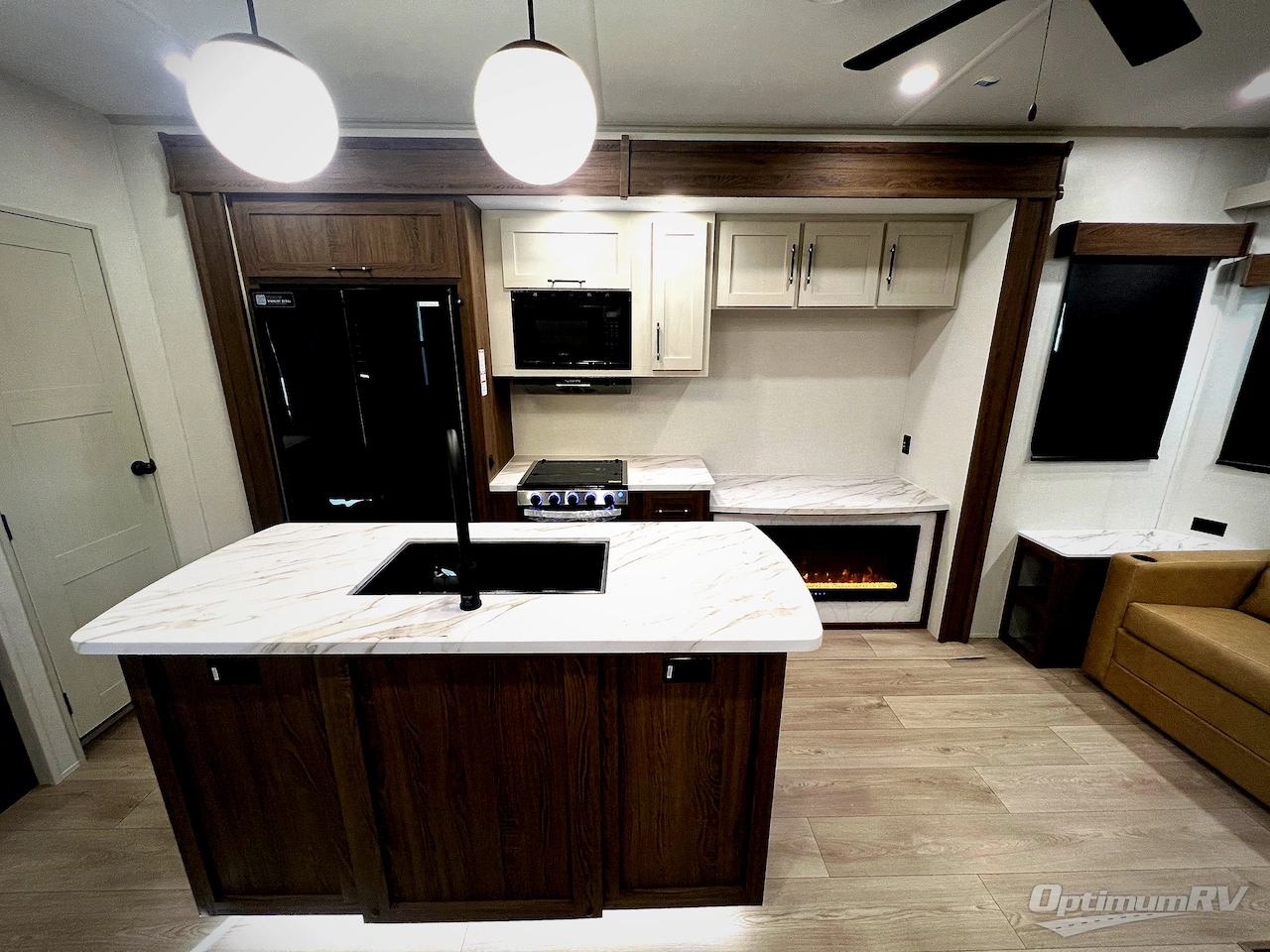 2026 CrossRoads Hampton 37FL Photo 16