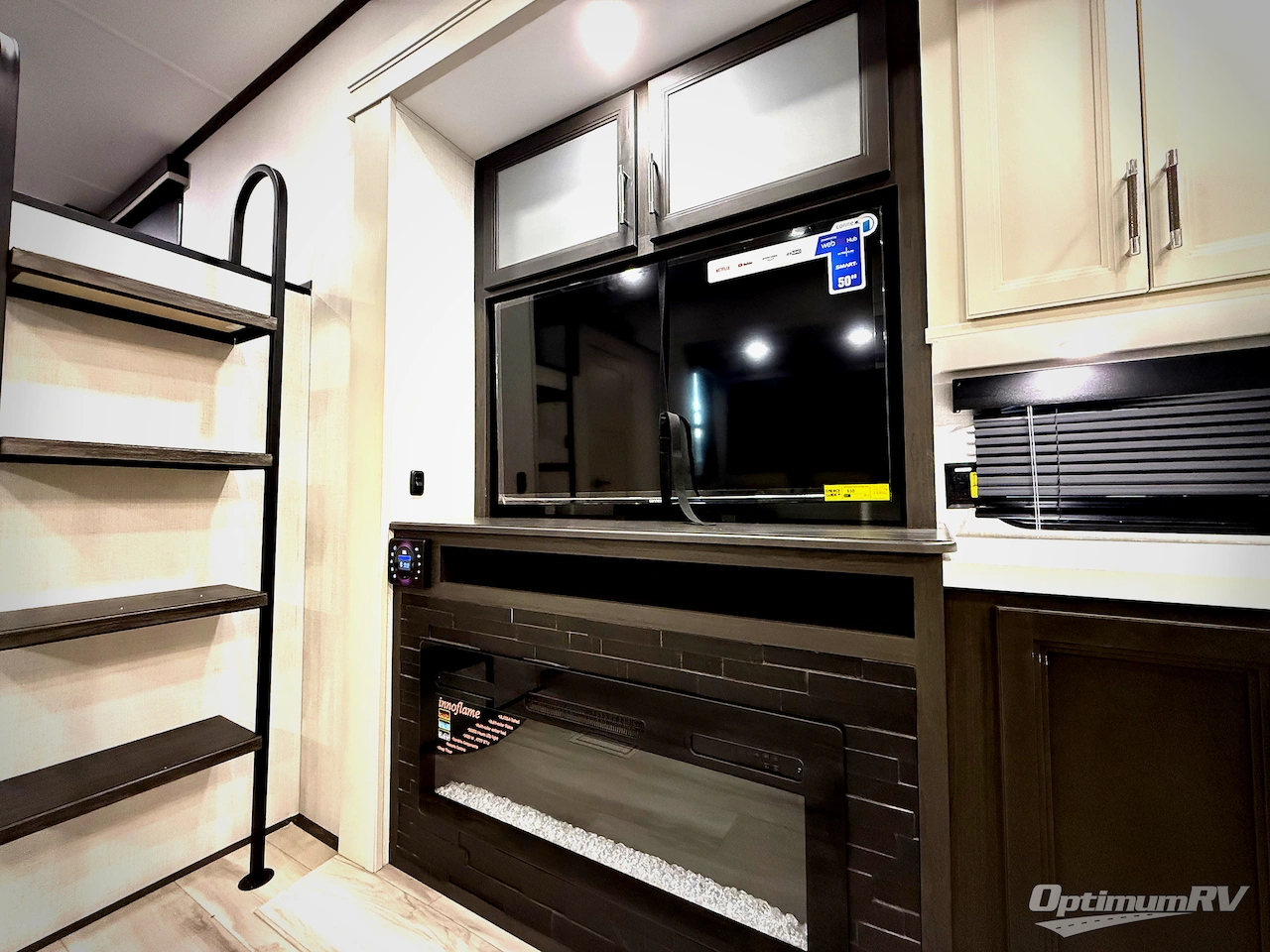 2026 Keystone Alpine Avalanche Edition 390DS Photo 6