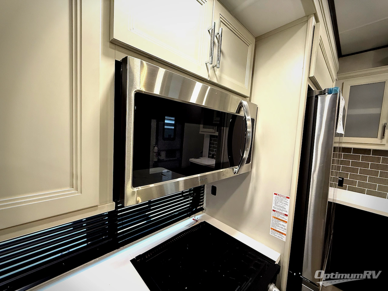 2026 Keystone Alpine Avalanche Edition 390DS Photo 9