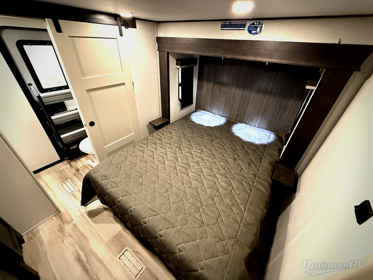 2026 Keystone Alpine Avalanche Edition 390DS Photo 15