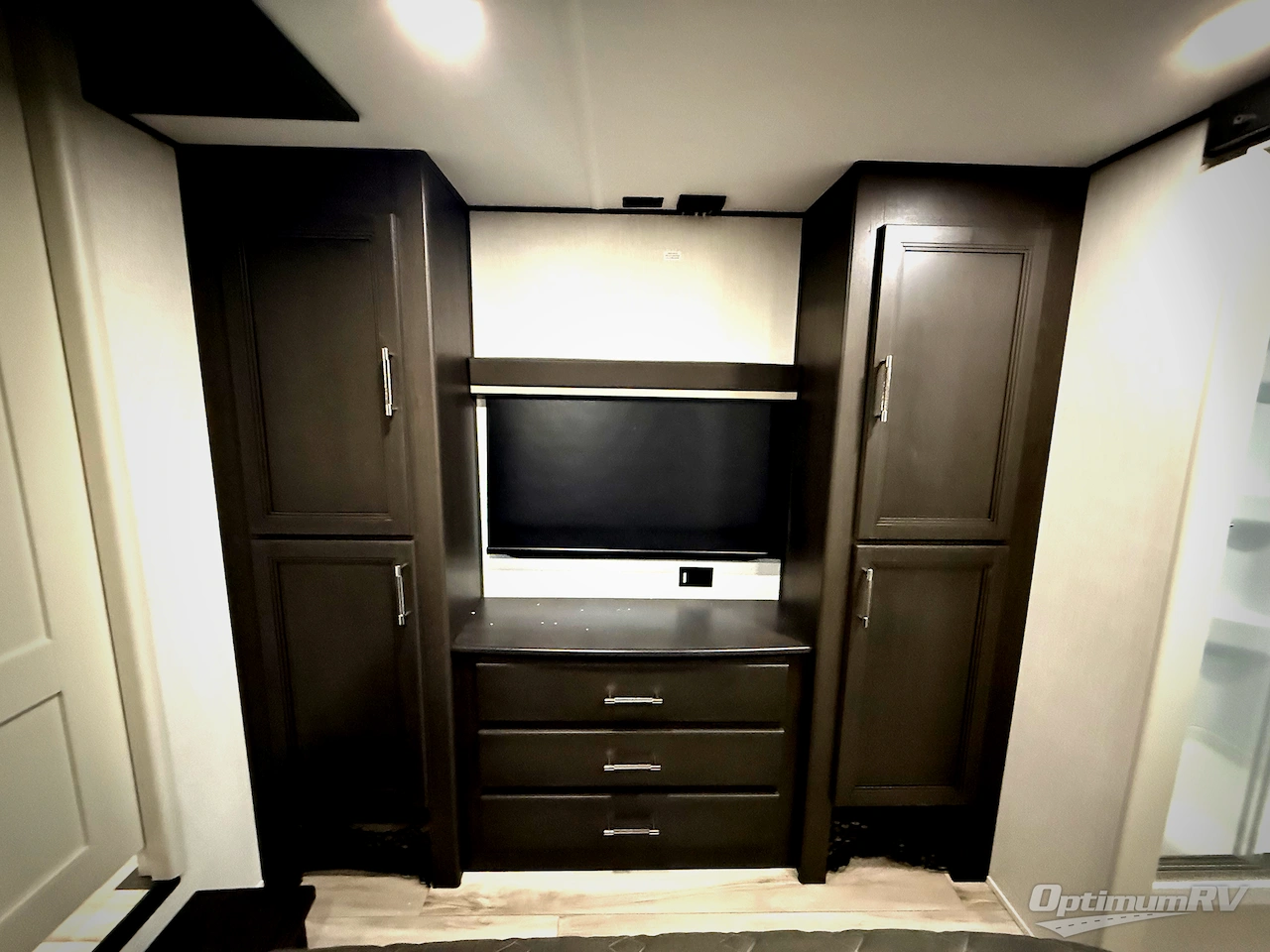 2026 Keystone Alpine Avalanche Edition 390DS Photo 16