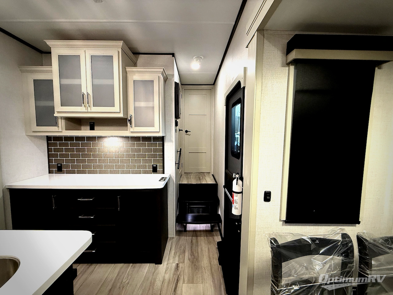 2026 Keystone Alpine Avalanche Edition 390DS Photo 20