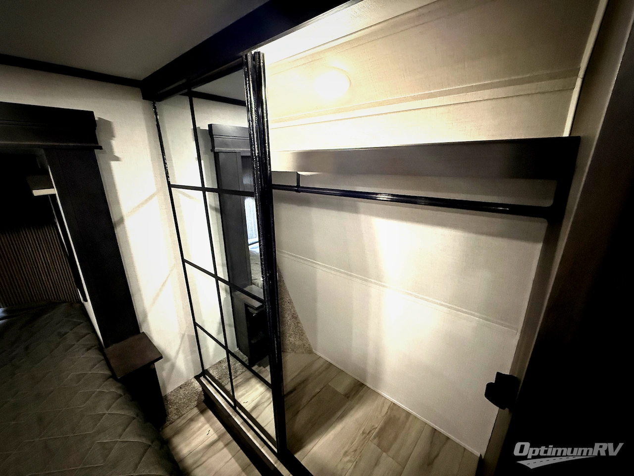 2026 Keystone Alpine Avalanche Edition 390DS Photo 26