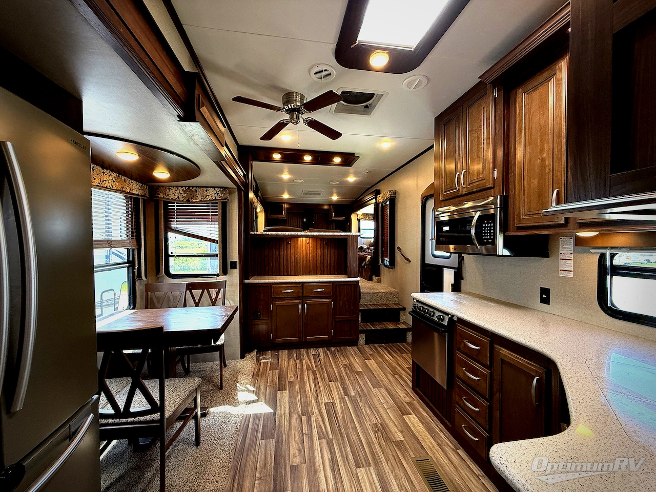 2016 Keystone Montana High Country 375FL Photo 2